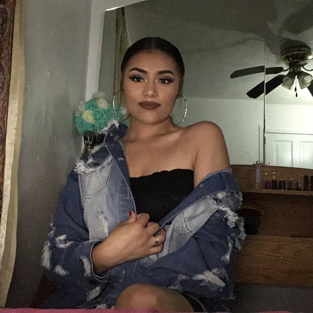 Meet your Posher, Analaura